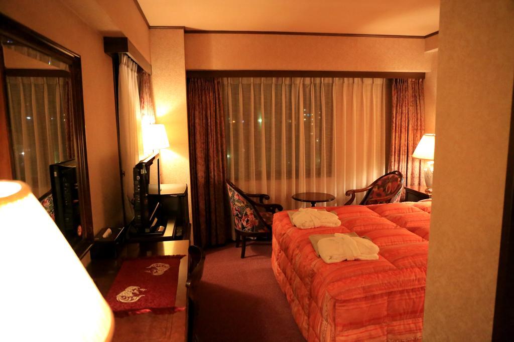 Hotel Palace Inn Toyota Toyota  Esterno foto