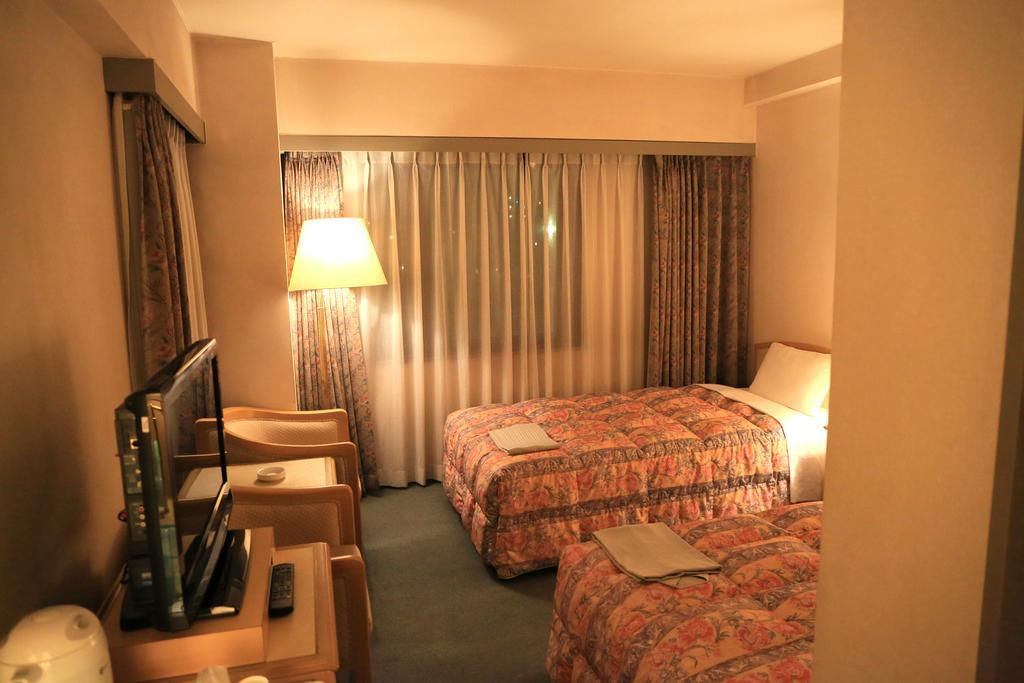 Hotel Palace Inn Toyota Toyota  Esterno foto